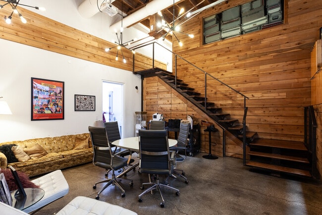 Photo - 2425 W 14th St