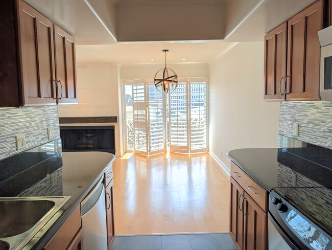 Building Photo - 11656 Montana Ave Unit 210 Rental