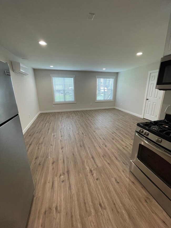 Photo - 533 Bluff Ct