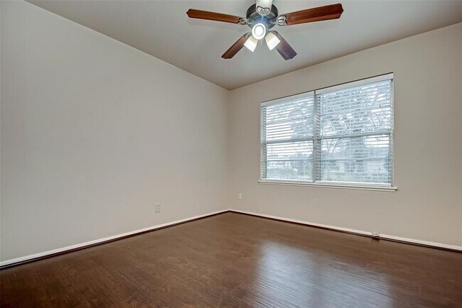 8518 Forum Dr