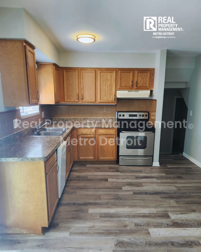 Photo - 39443 Jefferson Ave