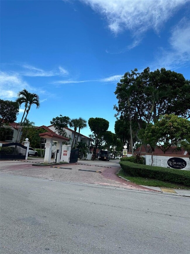 Building Photo - 7555 SW 153rd Pl Unit 206-10 Rental