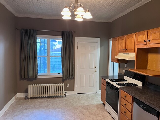 1821 W School St Unit 3