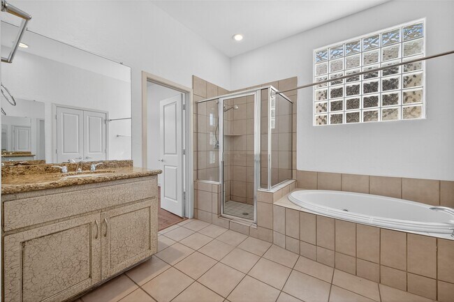 Photo - 5018 Lillian St