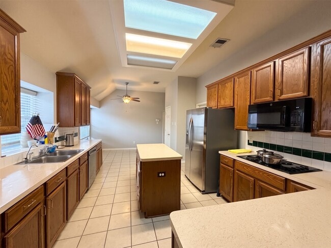 3314 Stonehurst Ct