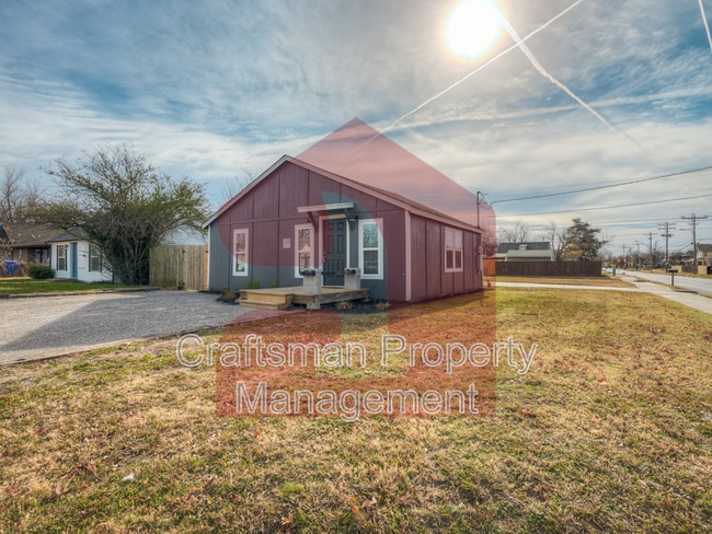 Photo - 208 E Mosier St
