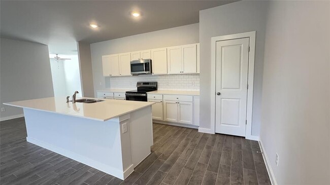 Photo - 17024 Buck Cir