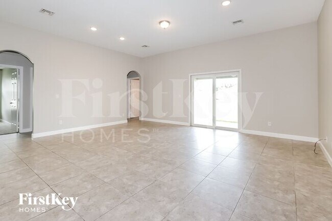 Photo - 1061 SW Du Bois Ave