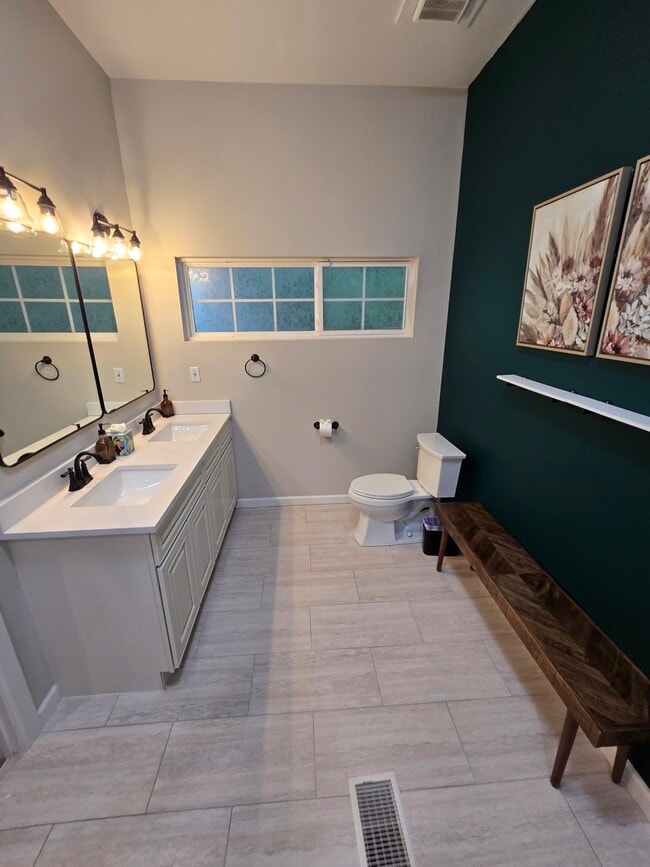 Photo - 1217 E Lamar St