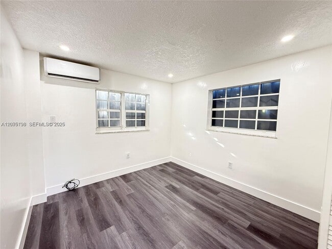 Photo - 130 NW 32nd Ct Unidad 2