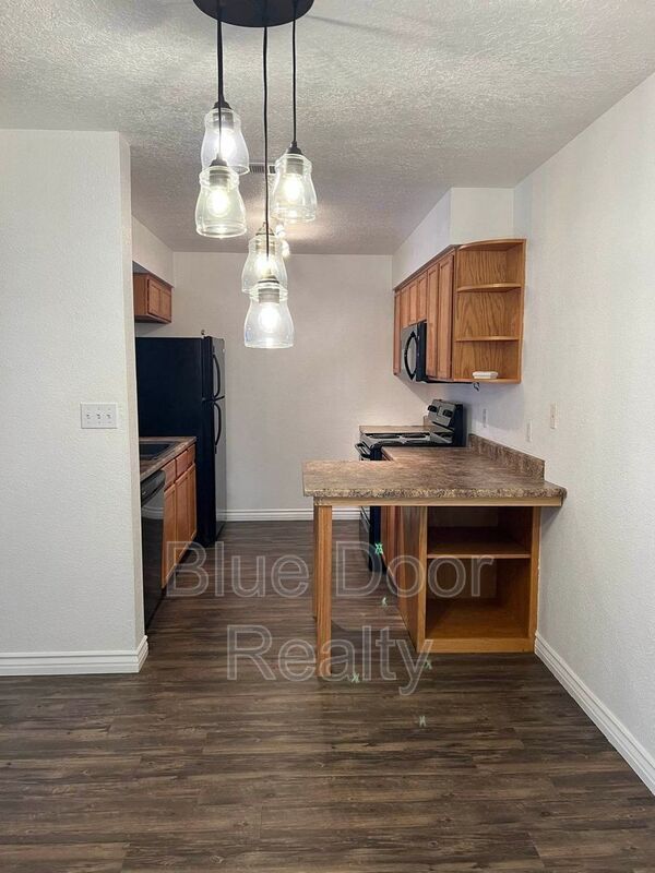 Photo - 4801 Irving Blvd NW