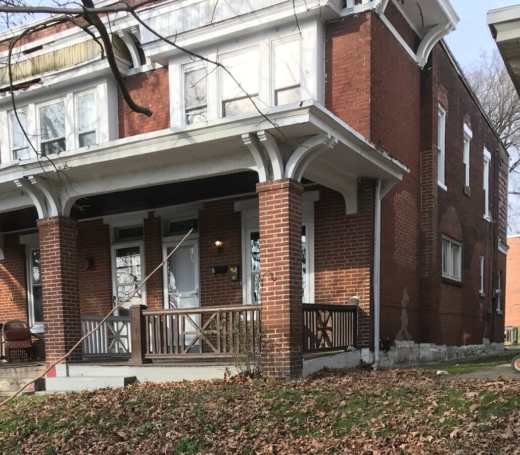 Photo - 2514 Derry St