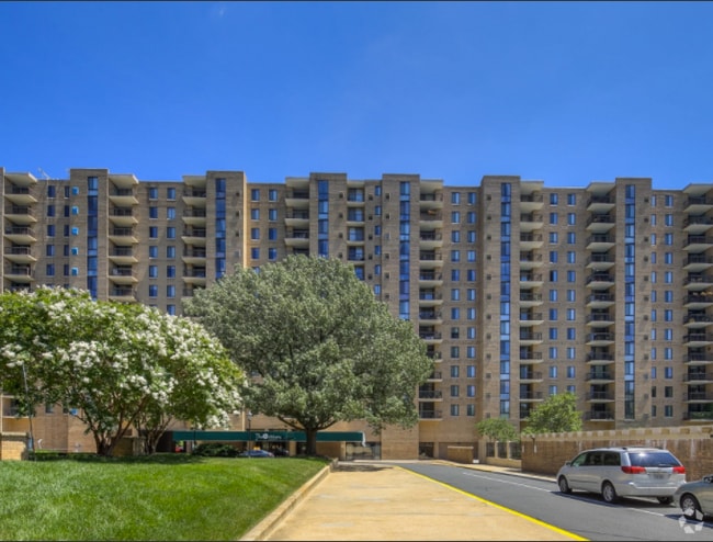Building Photo - 4500 S Four Mile Run Dr Unit 812 Rental