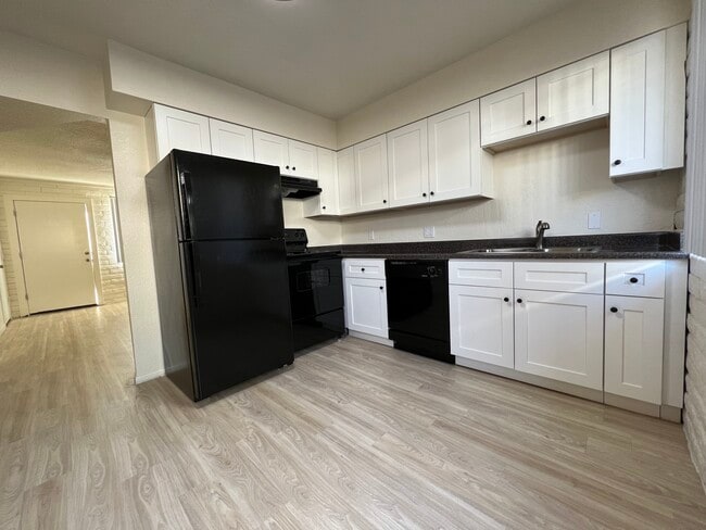 Sandpiper Apartments - Sandpiper Apartments