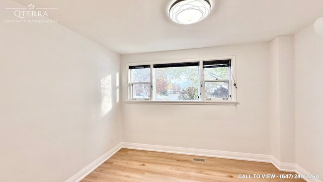 Photo - 54 Shrewsbury Sq