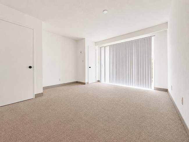 Photo - 921 Tennis Way