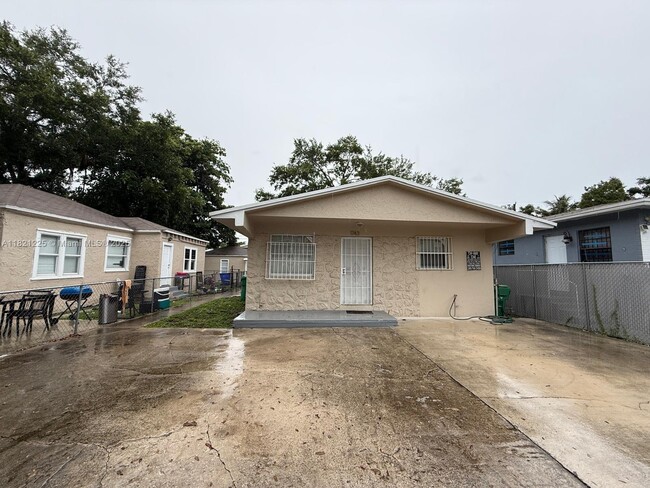 Photo - 1745 NW 47th Terrace Apartamento Unidad 1745