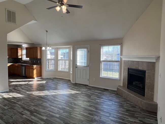 Photo - Republic Schools - Gorgeous 4 Bed 2 Bath 2 Car Garage For Rent