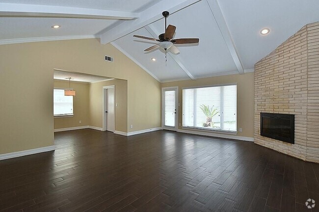 Building Photo - 2410 Del Norte St Rental