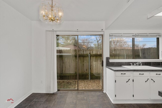 Photo - 217 Settlers Park Dr