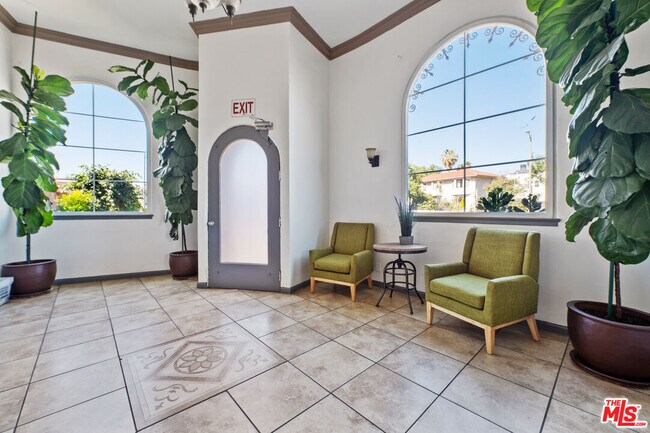 Photo - 5320 W Olympic Blvd Condo Unit 10