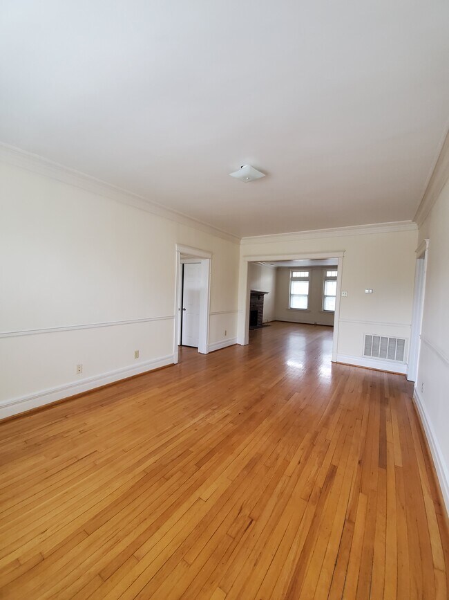 Photo - 5861 Nina Pl Unit 3W