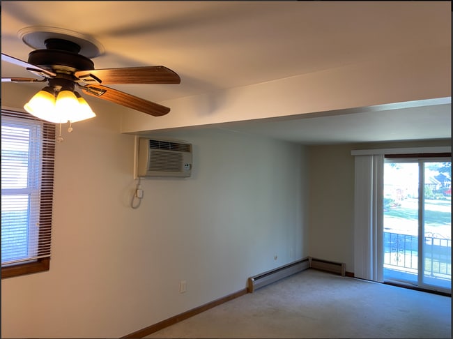 Photo - 425 St Lawrence Ave Unit Lower