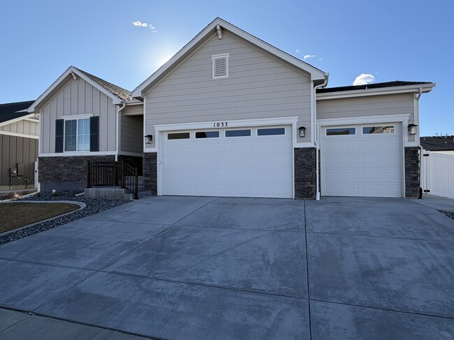Front view-3 car garage - 1033 Urial Dr