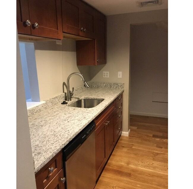 Photo - 13 Bow Street Pl