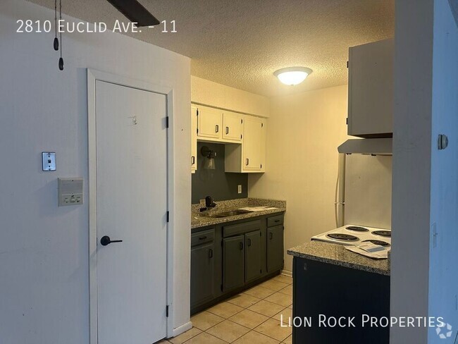 Building Photo - Pet Friendly! Charming 2-Bedroom Apartment... Unit 11