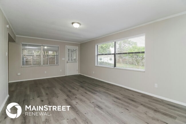 Photo - 950 Lormann Cir