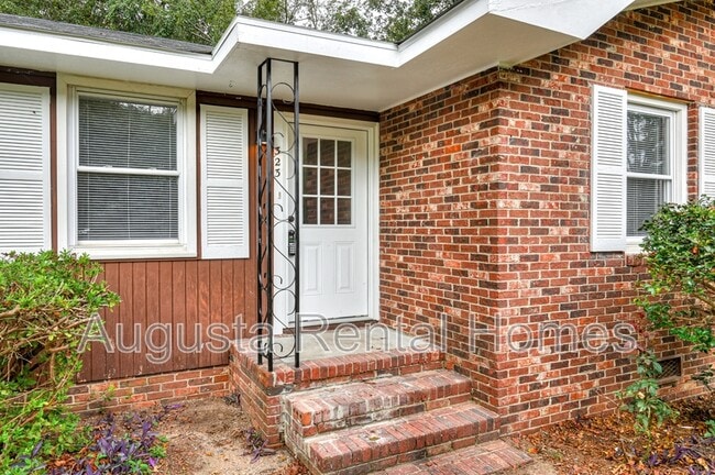 Photo - 323 Pineview Dr