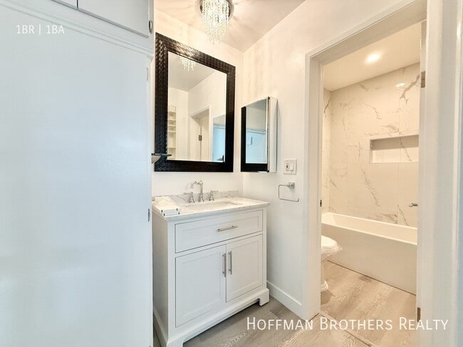 Photo - 1317 N June St Unidad 117