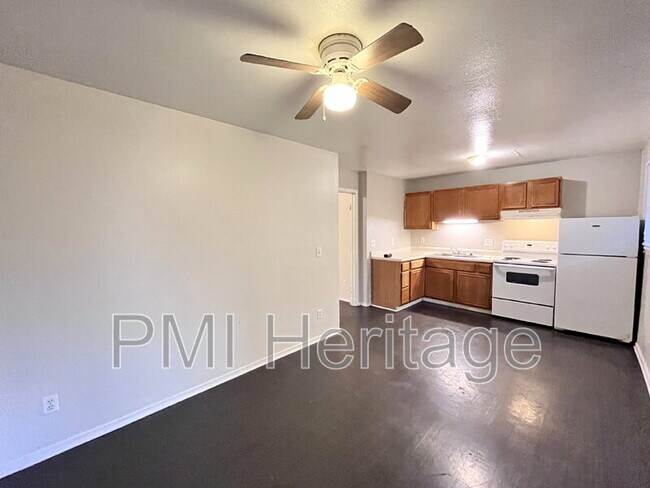Photo - 809 E Huntsville Ave Unidad Apt 204