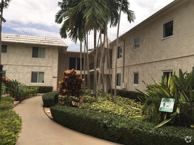 Building Photo - 8603 SW 68th Ct Unit 27 Rental