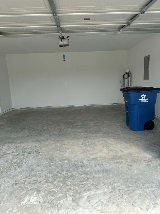 Photo - 18265 Descartes St