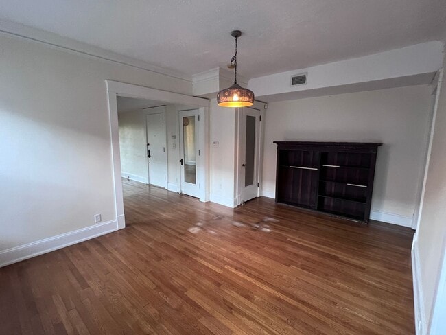 Photo - 2476 Derbyshire Rd Unit 6