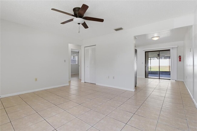 Photo - 216 4th Ave SW