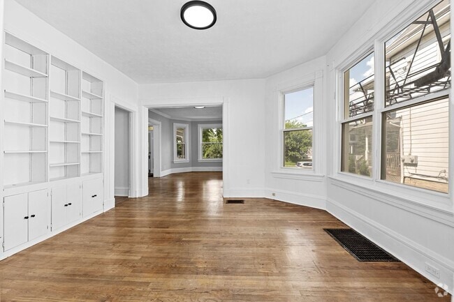 Building Photo - 1753 Williams Ave Unit Lease to include all Bedrooms Rental