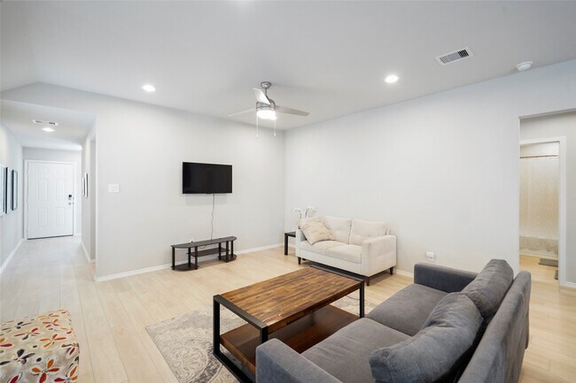 Photo - 9307 Colonial Bent Pl