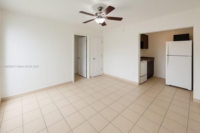 Building Photo - 1015 Palm Ave Unit 12A Rental