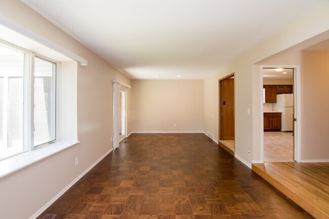 Photo - 2751 Aurora St