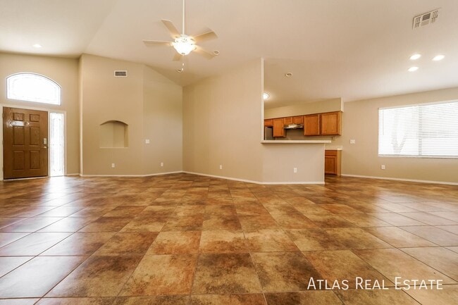 1486 W Sand Pebble Dr