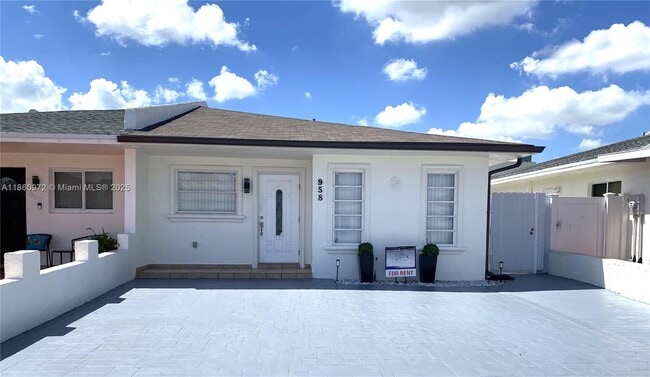 Building Photo - 958 W 39th Pl Rental