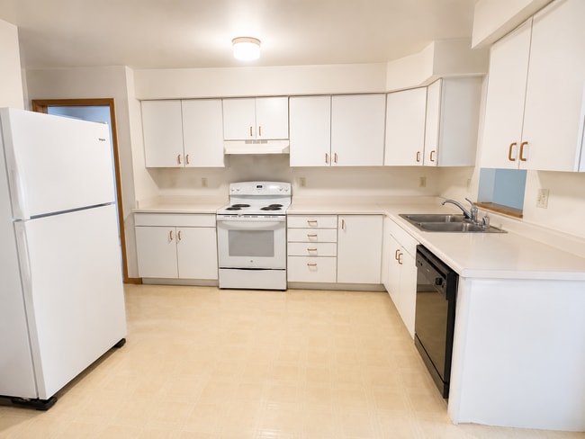 Building Photo - 251-257 North Street Unit 255