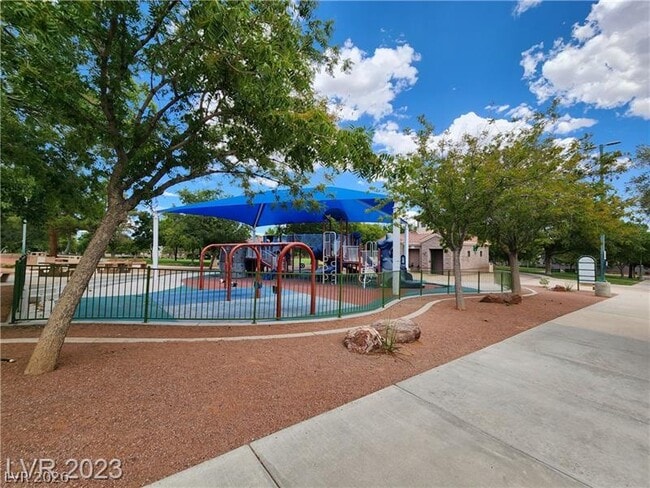 Photo - 216 Misty Garden St