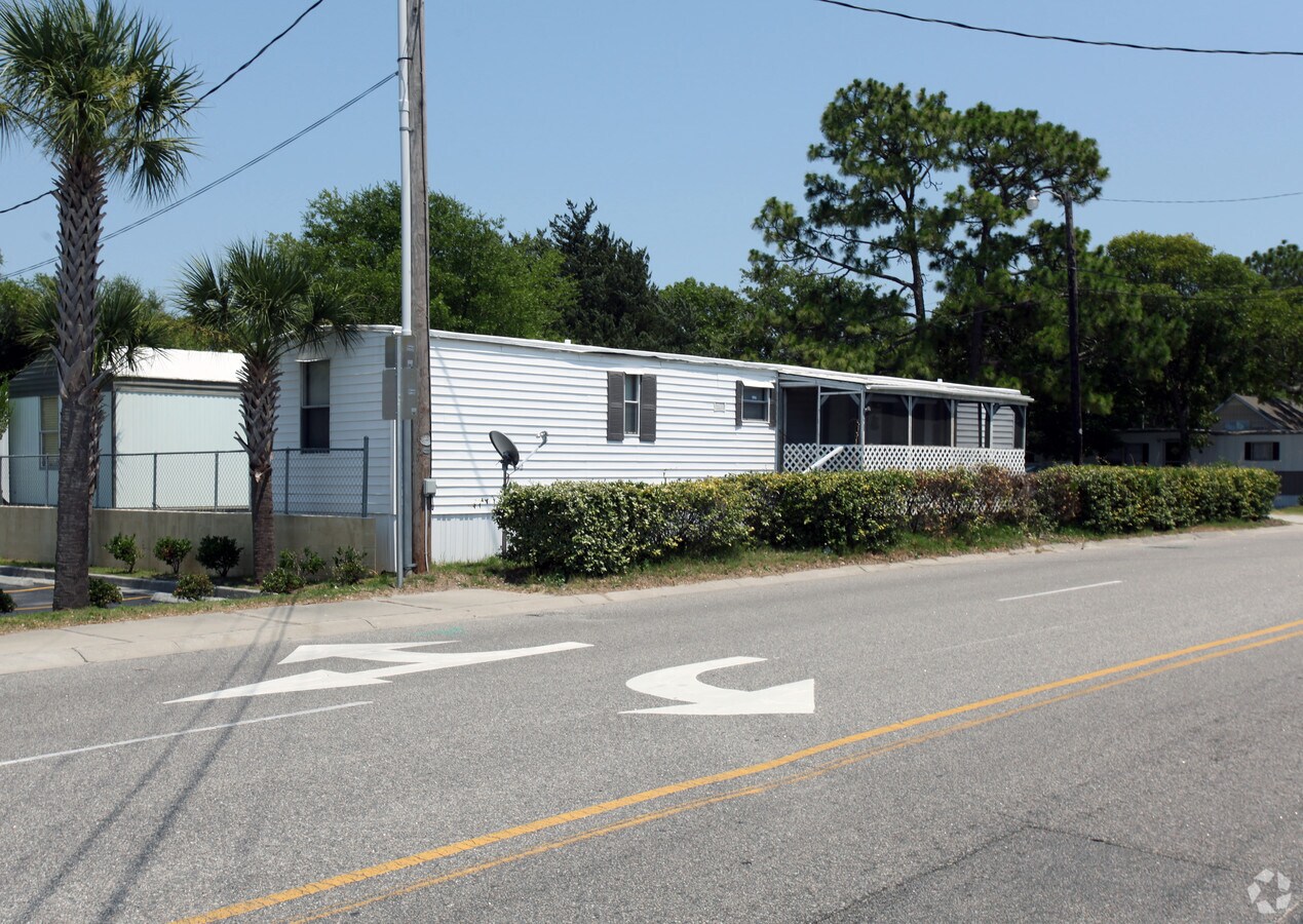 Photo - Jones Trailer Park Apartments
