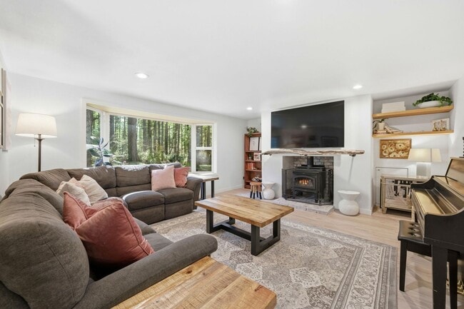 Photo - Gig Harbor farm home with great amenities - 5 bedroom 2 bath with garage and more - Available May...