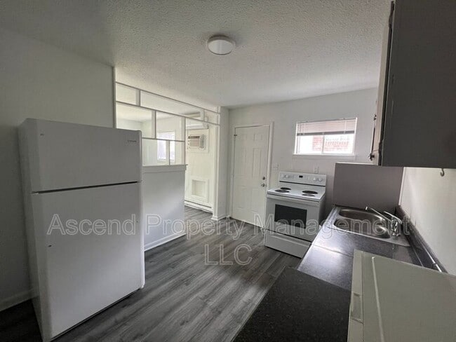 Photo - 1206 Sholar Ave Unit B