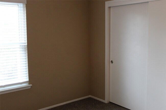 Photo - 2011 Spenwick Dr Unidad 427